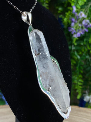 Columbian Faden Quartz Pendant