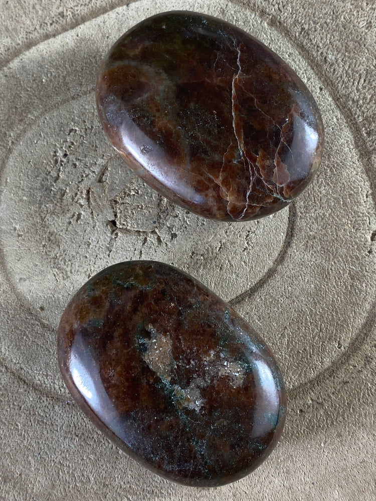 Orange Garnet Palm Stone