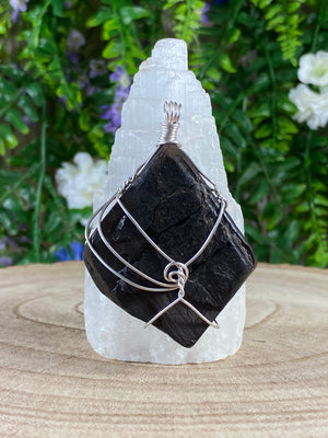 Jet Wire Wrapped Pendant