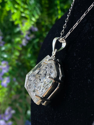 Quartz Enhydro Pendant