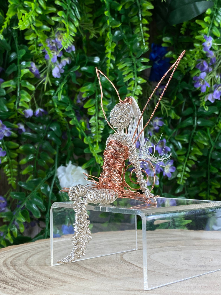 Seated Wire Faery