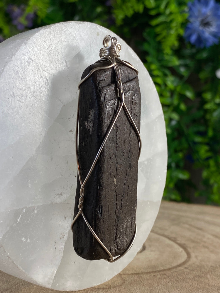 Jet Wire Wrapped Pendant