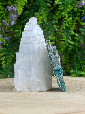 Malacholla Wire Wrapped Pendant