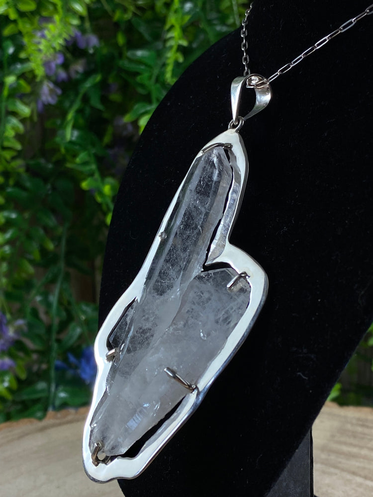 Columbian Faden Quartz Pendant