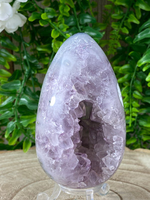 Elements of Avebury Crystals Amethyst Egg