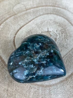 Elements of Avebury Crystal Apatite Heart